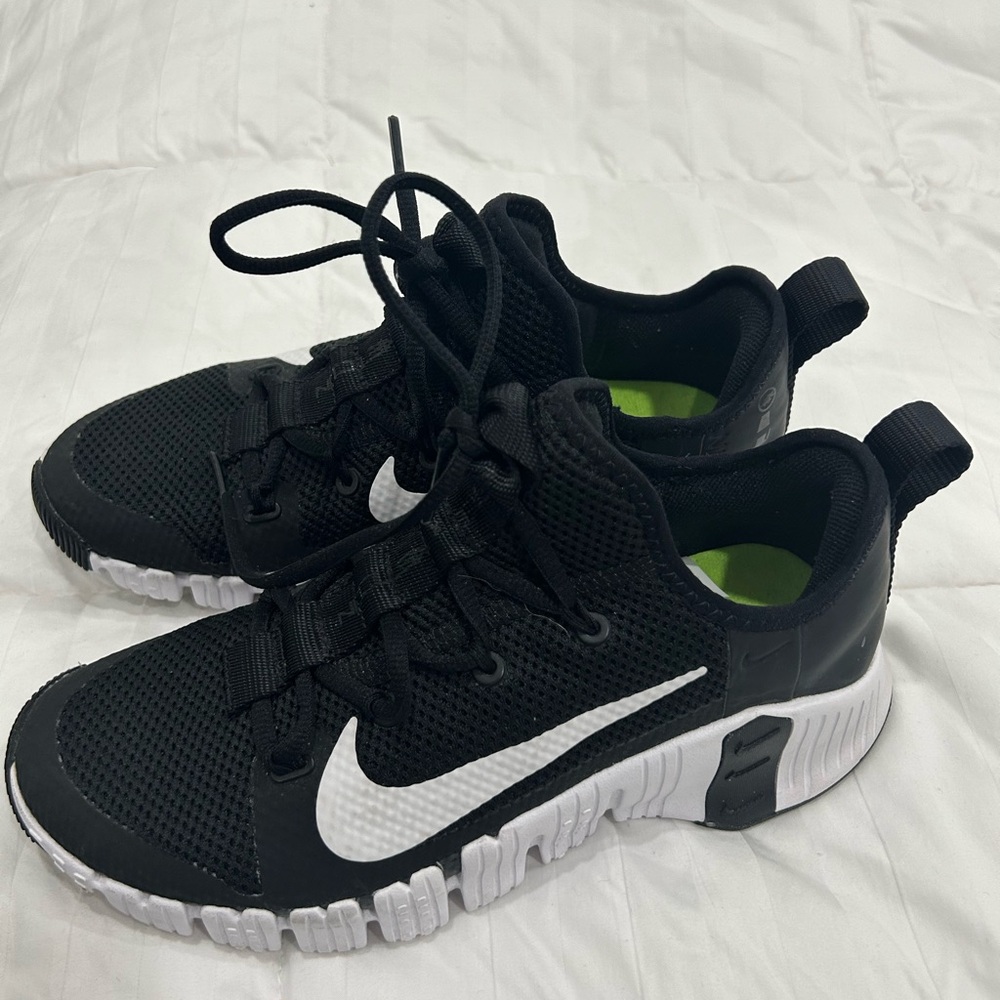 Nike Black and White Metcon Training Shoes Women’s 7.5